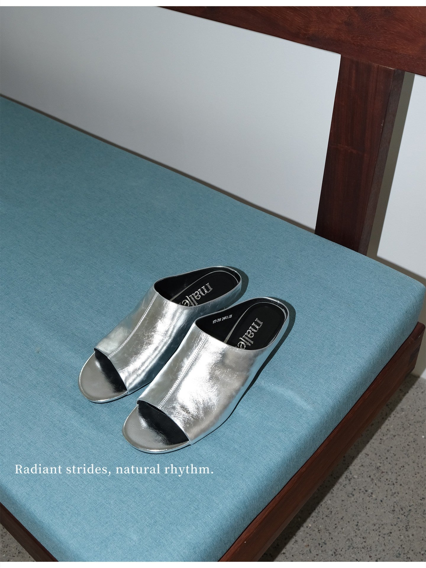 Classic Round Toe Leather Slip-On Flats