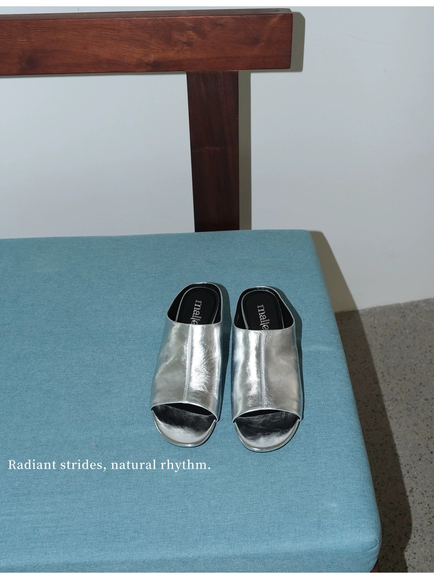 Classic Round Toe Leather Slip-On Flats