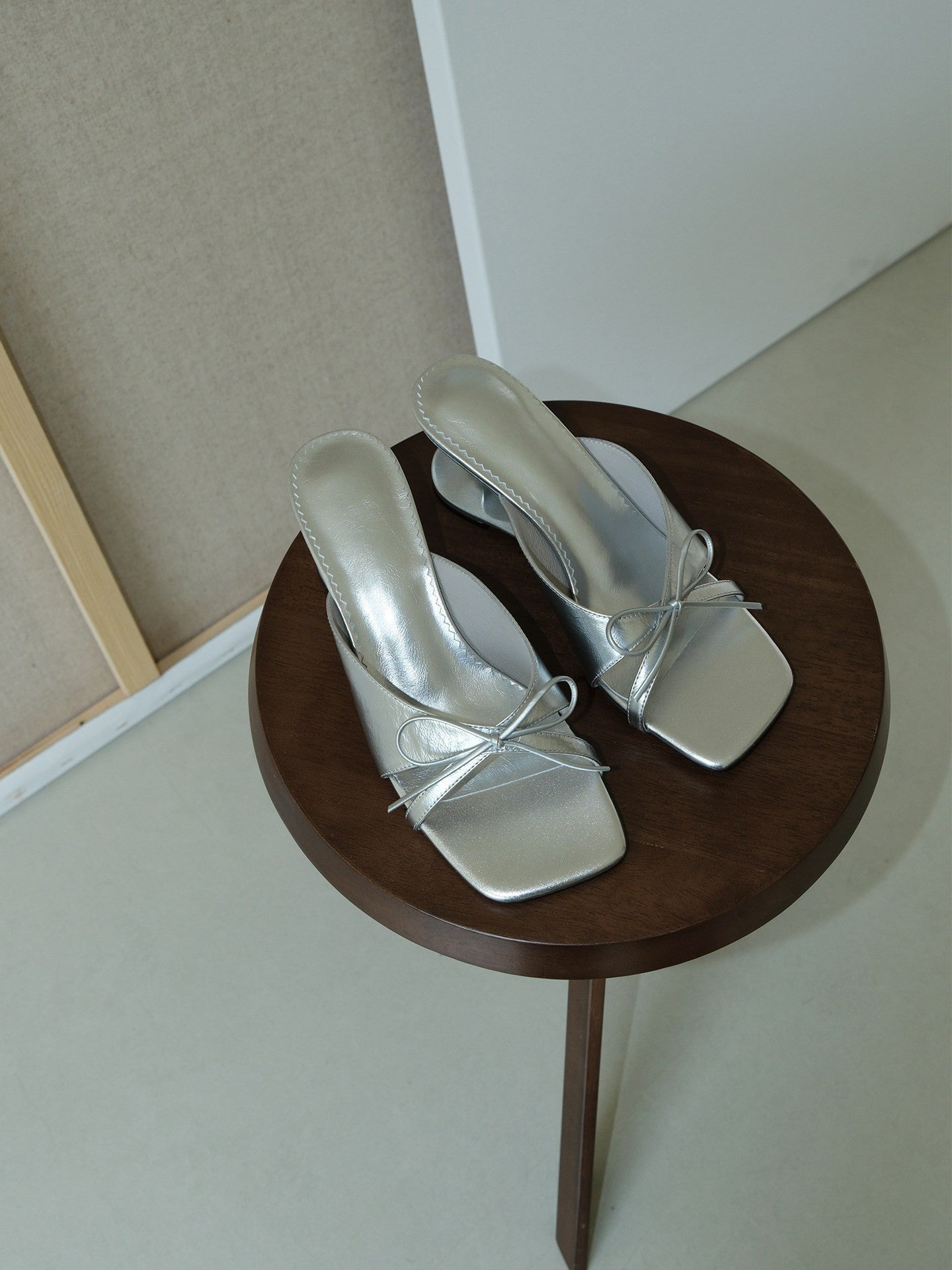 Vintage Bow Heart Leather Block Heels