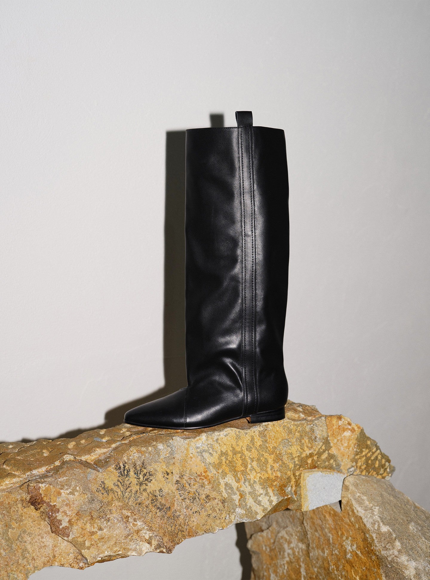 Black chunky heel flat boots